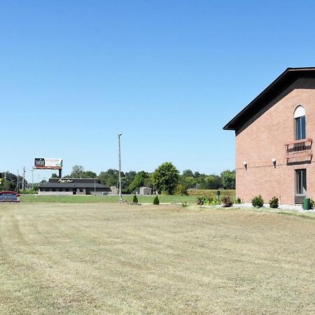 Motel Super 8 By Wyndham Metropolis Exterior foto