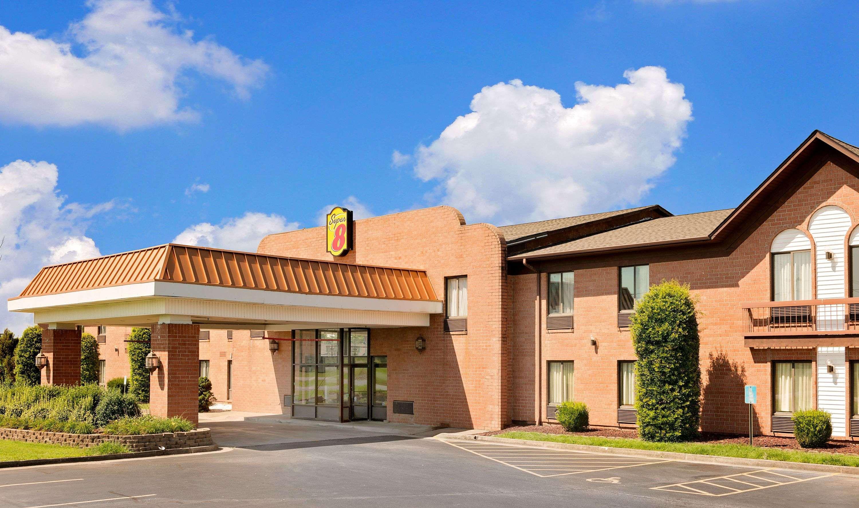 Motel Super 8 By Wyndham Metropolis Exterior foto