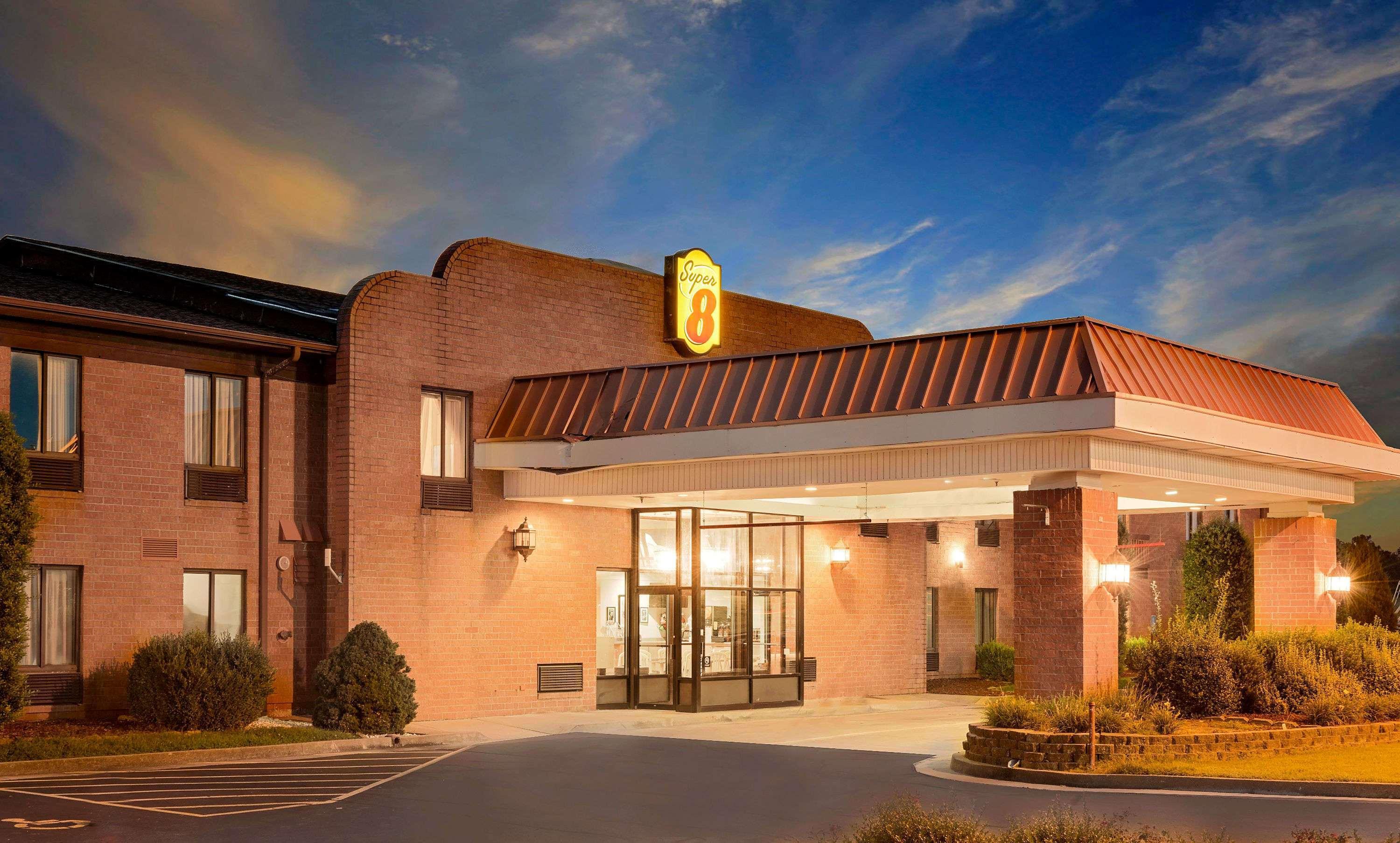 Motel Super 8 By Wyndham Metropolis Exterior foto