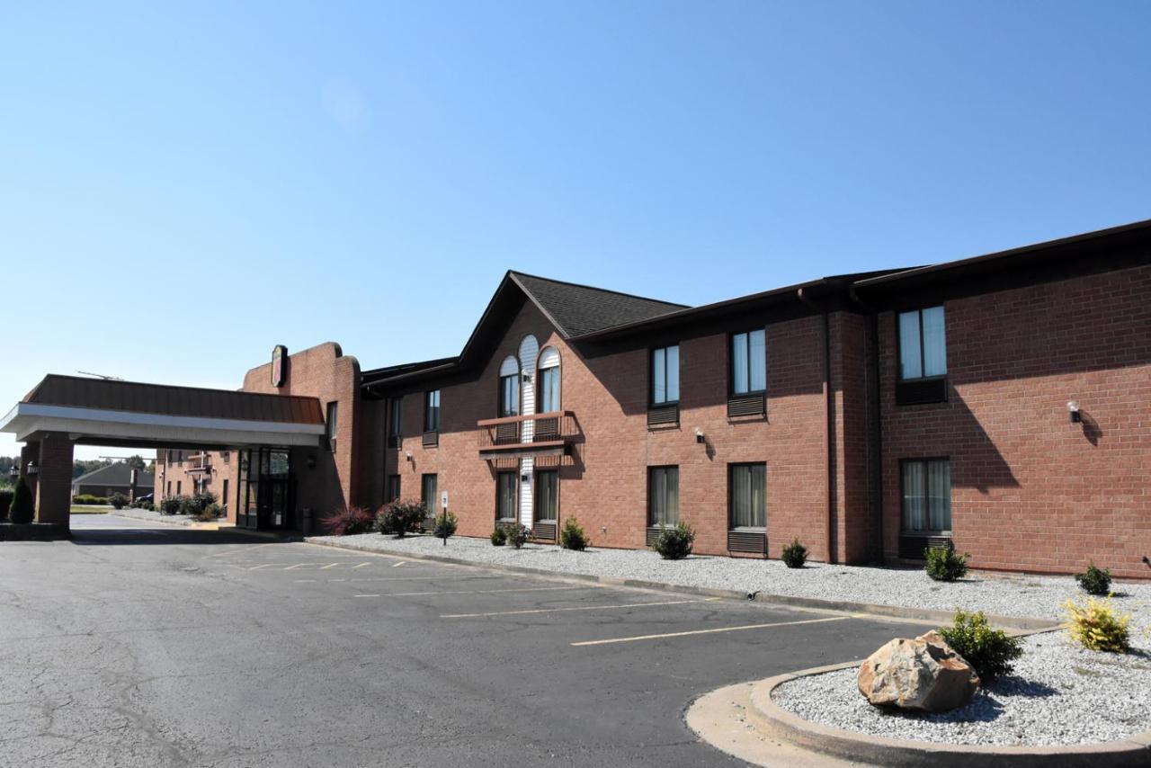 Motel Super 8 By Wyndham Metropolis Exterior foto